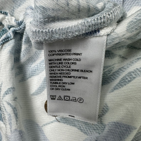 Tommy Bahama Hawaiian Shirt Mens 3XL Multicolor Tropical Leafs Camp Resort - Picture 6 of 11